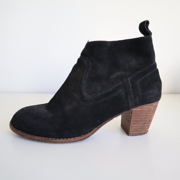Dolce Vita Black Suede Stacked Heel Ankle Boots, Size 6 - Picture 6 of 11